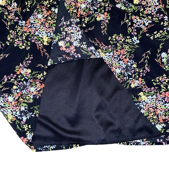 Forever 21 Black Floral Puff Sleeve Dress - Picture 10 of 11